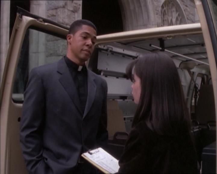 Charmed-Online_dot_net-1x02IveGotYouUnderMySkin1044.jpg