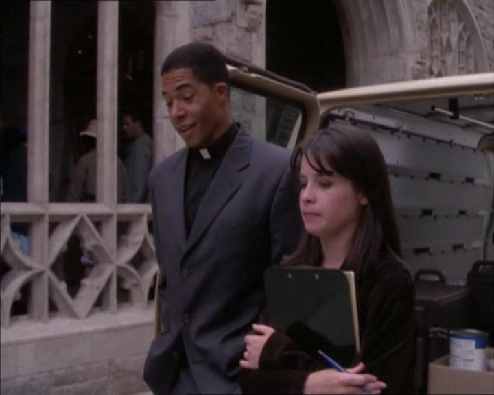 Charmed-Online_dot_net-1x02IveGotYouUnderMySkin1072.jpg