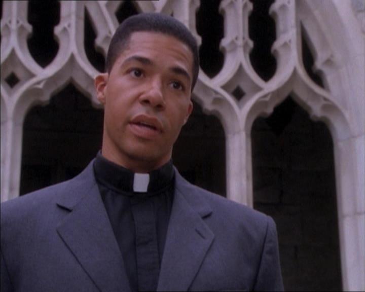 Charmed-Online_dot_net-1x02IveGotYouUnderMySkin1087.jpg