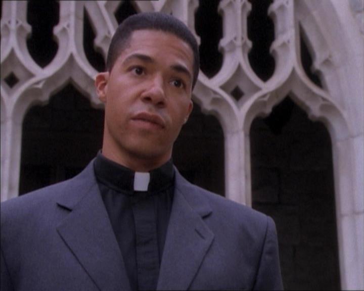 Charmed-Online_dot_net-1x02IveGotYouUnderMySkin1088.jpg