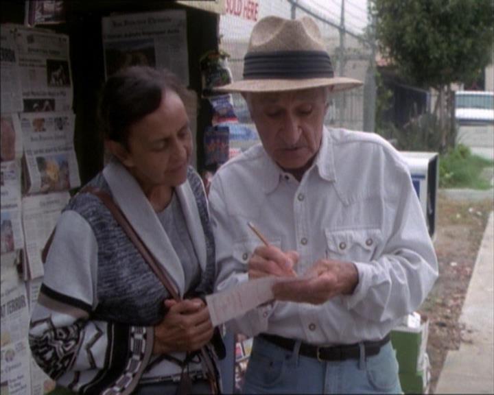 Charmed-Online_dot_net-1x02IveGotYouUnderMySkin1101.jpg
