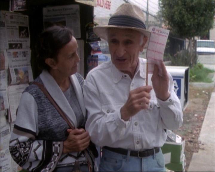 Charmed-Online_dot_net-1x02IveGotYouUnderMySkin1104.jpg