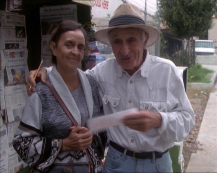 Charmed-Online_dot_net-1x02IveGotYouUnderMySkin1108.jpg
