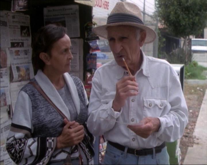 Charmed-Online_dot_net-1x02IveGotYouUnderMySkin1130.jpg