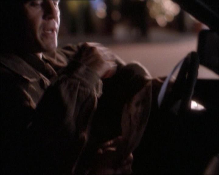 Charmed-Online_dot_net-1x02IveGotYouUnderMySkin1163.jpg