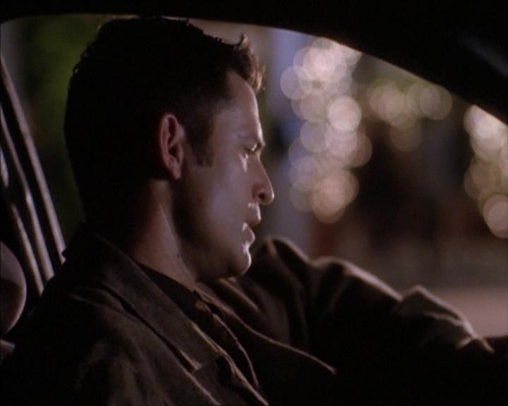 Charmed-Online_dot_net-1x02IveGotYouUnderMySkin1169.jpg
