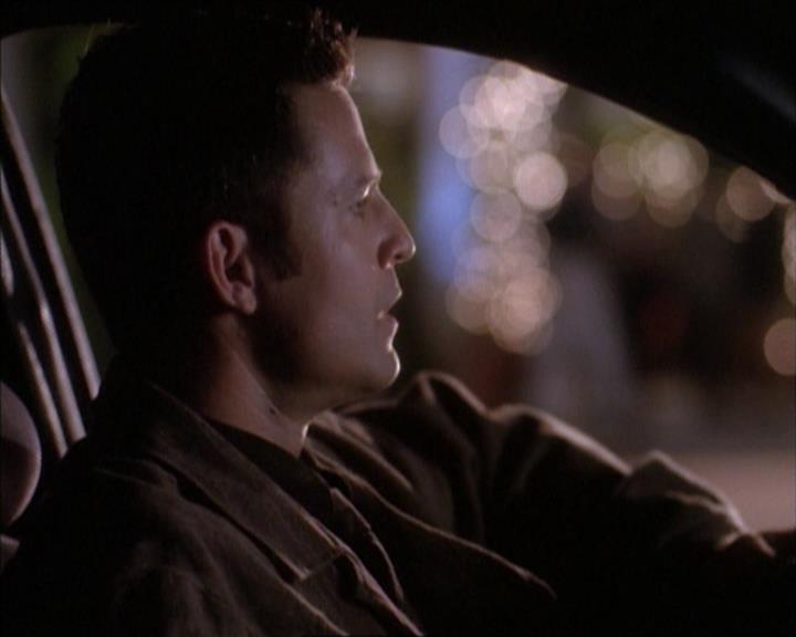 Charmed-Online_dot_net-1x02IveGotYouUnderMySkin1171.jpg
