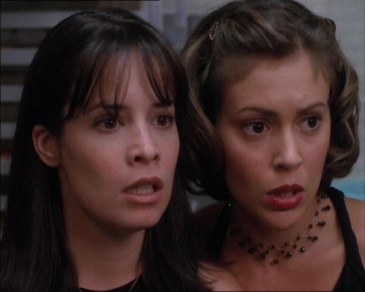 Charmed-Online_dot_net-1x02IveGotYouUnderMySkin1371.jpg Charmed-Online_dot_net-1x02IveGotYouUnderMySkin1371.jpg