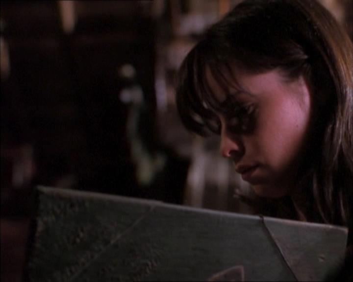 Charmed-Online_dot_net-1x02IveGotYouUnderMySkin1441.jpg Charmed-Online_dot_net-1x02IveGotYouUnderMySkin1441.jpg