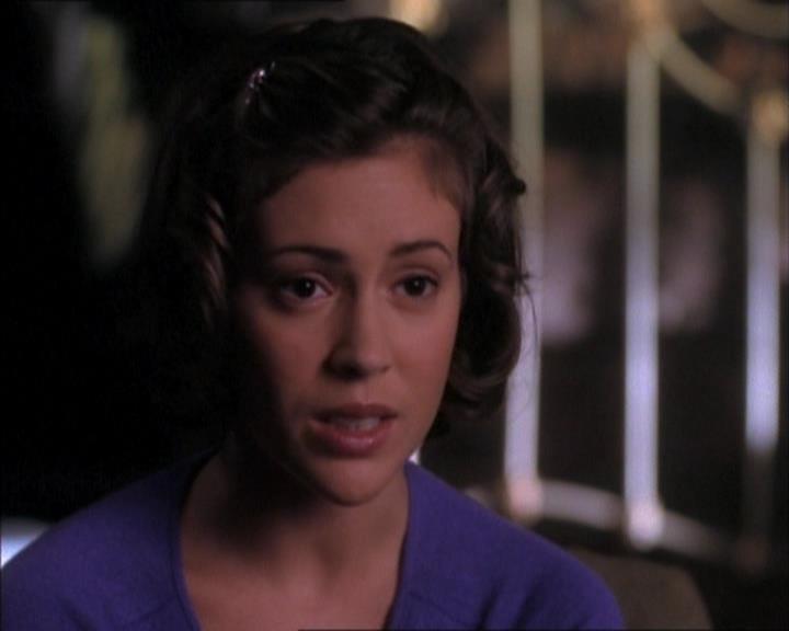 Charmed-Online_dot_net-1x02IveGotYouUnderMySkin1562.jpg