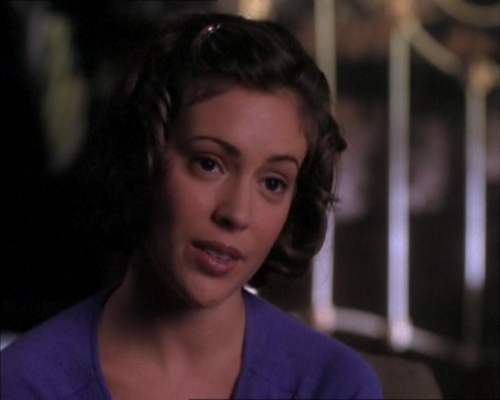Charmed-Online_dot_net-1x02IveGotYouUnderMySkin1584.jpg