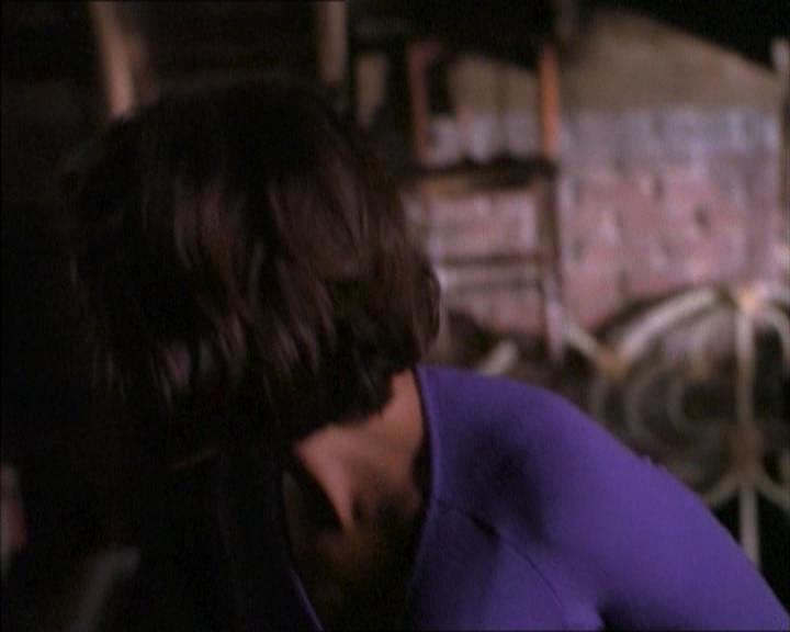 Charmed-Online_dot_net-1x02IveGotYouUnderMySkin1590.jpg