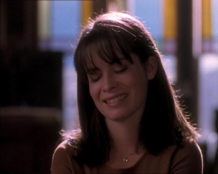 Charmed-Online_dot_net-1x02IveGotYouUnderMySkin1597.jpg