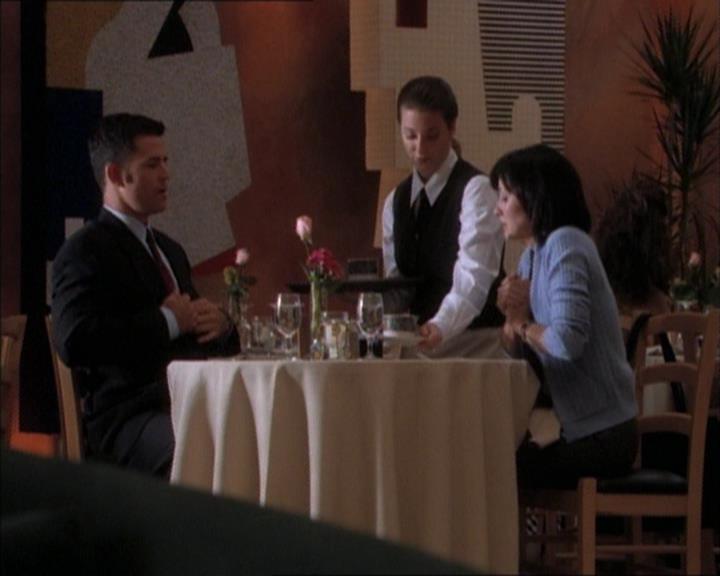Charmed-Online_dot_net-1x02IveGotYouUnderMySkin1603.jpg