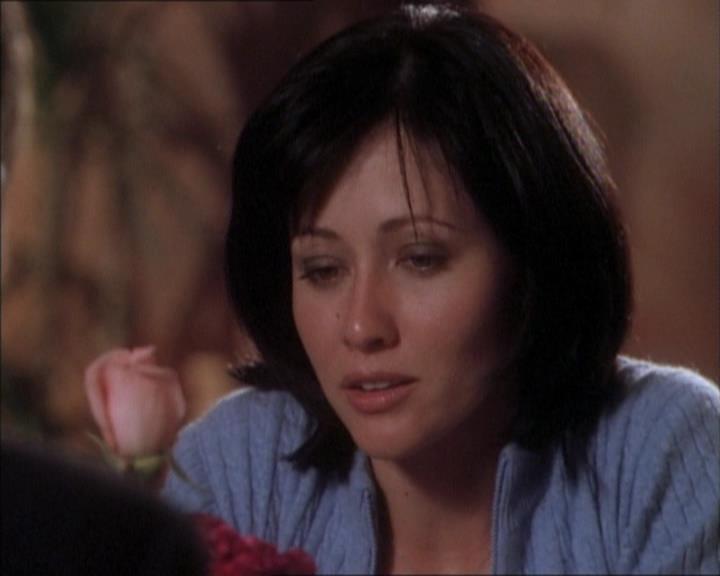 Charmed-Online_dot_net-1x02IveGotYouUnderMySkin1619.jpg