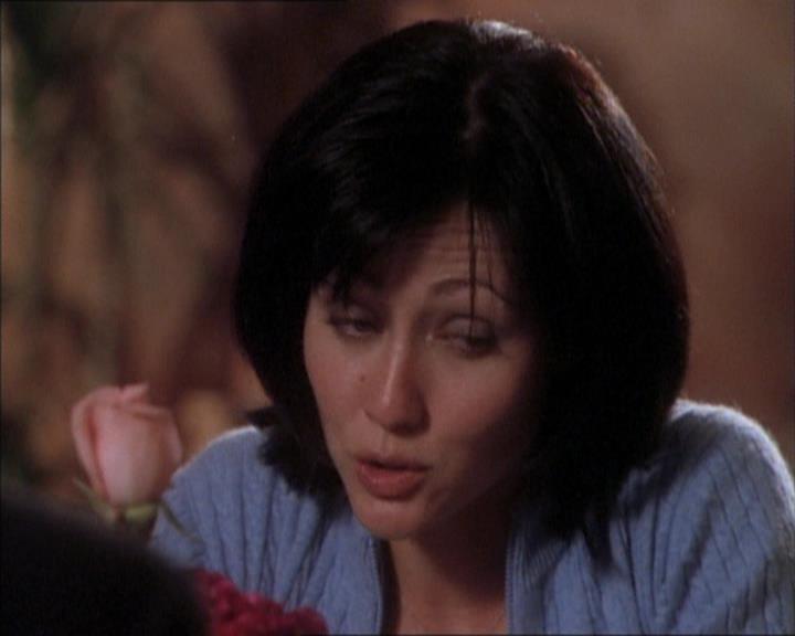 Charmed-Online_dot_net-1x02IveGotYouUnderMySkin1625.jpg