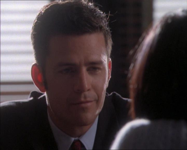 Charmed-Online_dot_net-1x02IveGotYouUnderMySkin1626.jpg