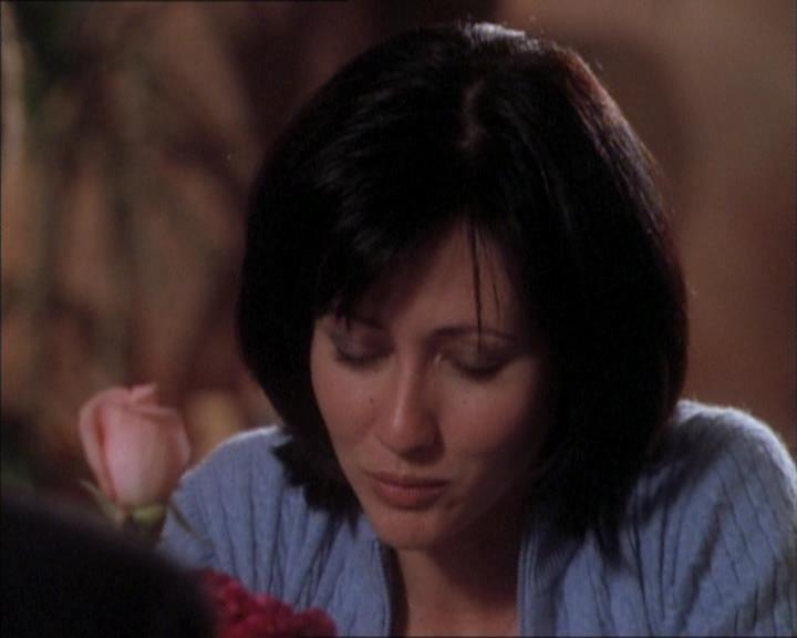 Charmed-Online_dot_net-1x02IveGotYouUnderMySkin1628.jpg