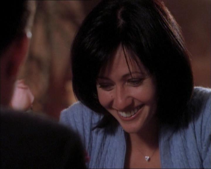 Charmed-Online_dot_net-1x02IveGotYouUnderMySkin1631.jpg