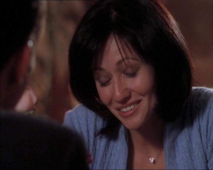 Charmed-Online_dot_net-1x02IveGotYouUnderMySkin1632.jpg