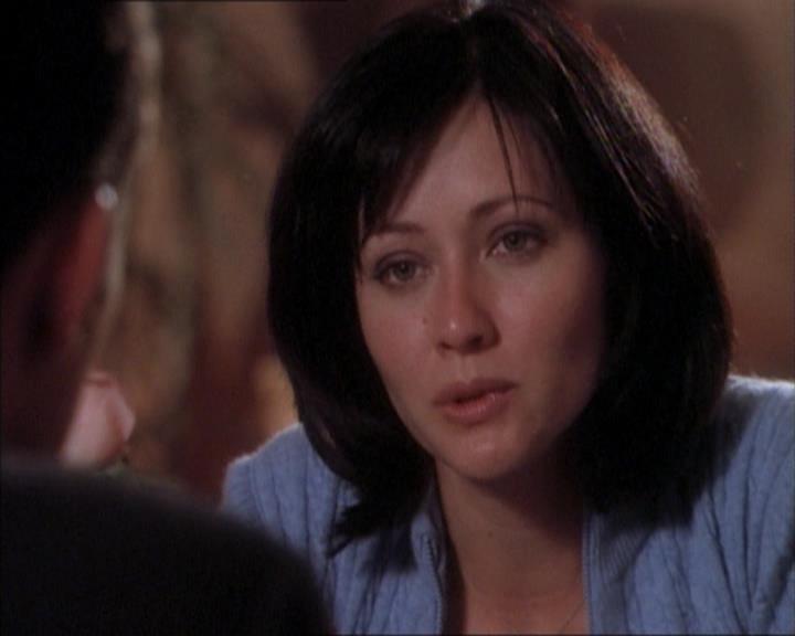 Charmed-Online_dot_net-1x02IveGotYouUnderMySkin1643.jpg