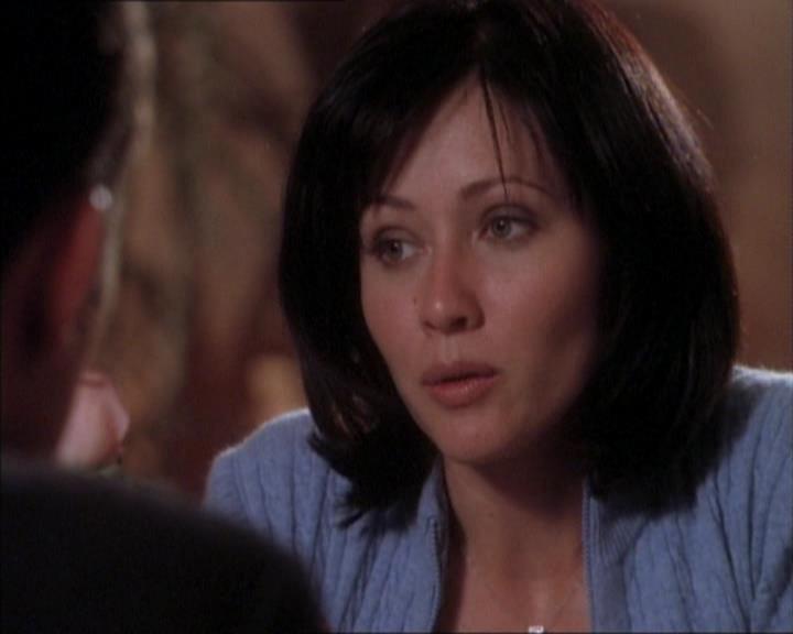 Charmed-Online_dot_net-1x02IveGotYouUnderMySkin1647.jpg