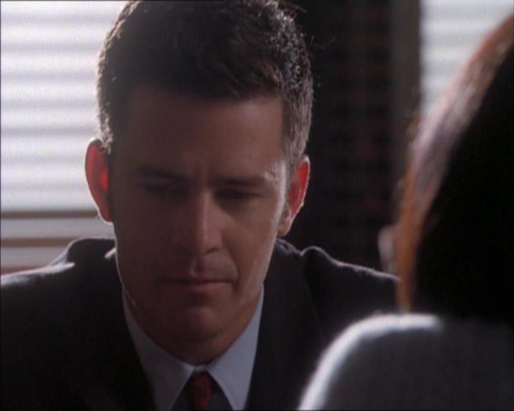 Charmed-Online_dot_net-1x02IveGotYouUnderMySkin1651.jpg