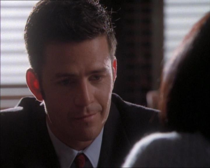 Charmed-Online_dot_net-1x02IveGotYouUnderMySkin1654.jpg