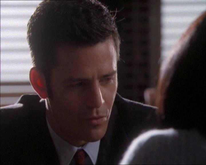 Charmed-Online_dot_net-1x02IveGotYouUnderMySkin1655.jpg
