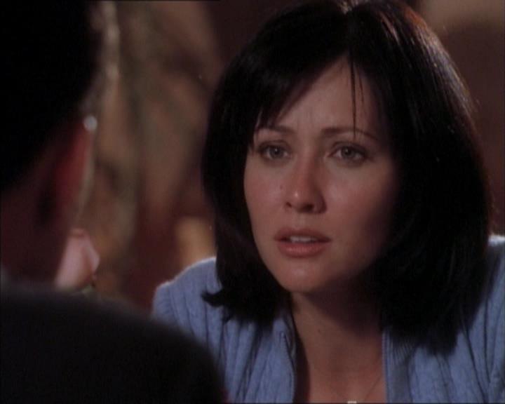 Charmed-Online_dot_net-1x02IveGotYouUnderMySkin1667.jpg