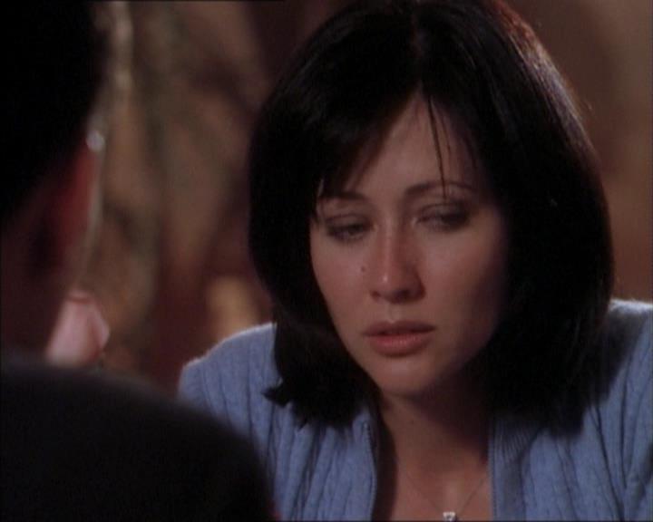 Charmed-Online_dot_net-1x02IveGotYouUnderMySkin1678.jpg