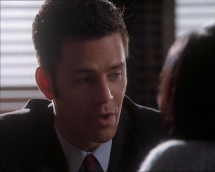 Charmed-Online_dot_net-1x02IveGotYouUnderMySkin1685.jpg