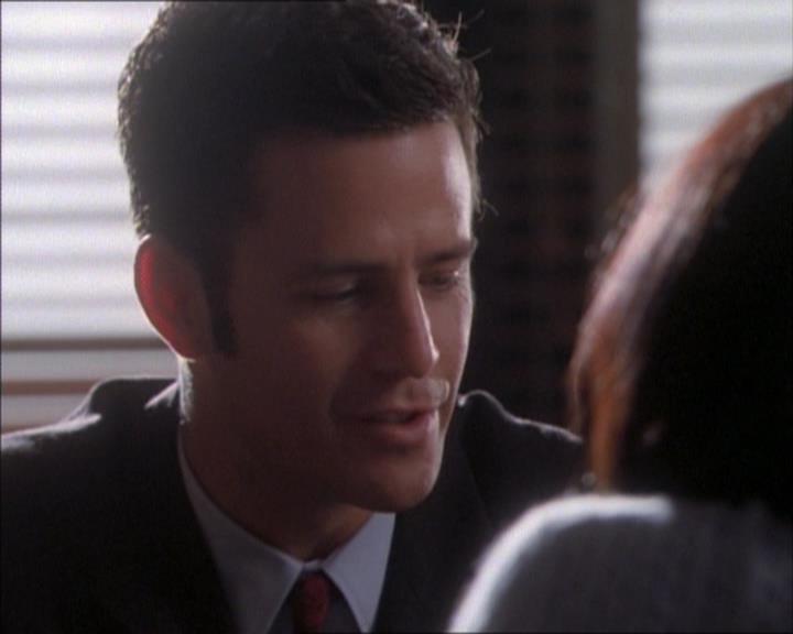 Charmed-Online_dot_net-1x02IveGotYouUnderMySkin1696.jpg