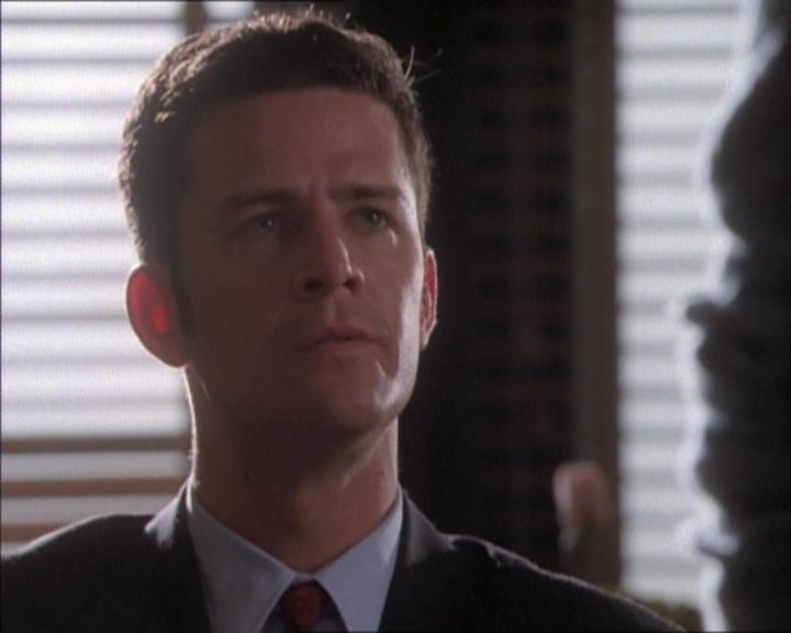 Charmed-Online_dot_net-1x02IveGotYouUnderMySkin1735.jpg