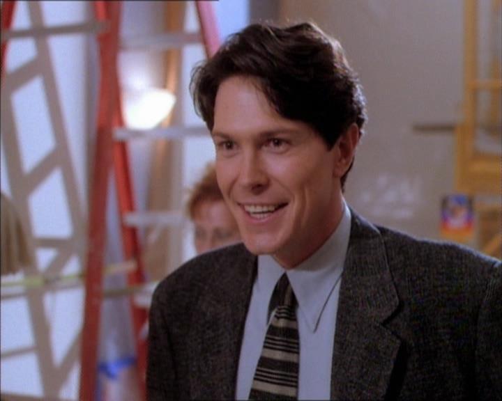 Charmed-Online_dot_net-1x02IveGotYouUnderMySkin1920.jpg