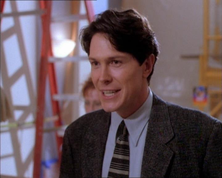 Charmed-Online_dot_net-1x02IveGotYouUnderMySkin1921.jpg