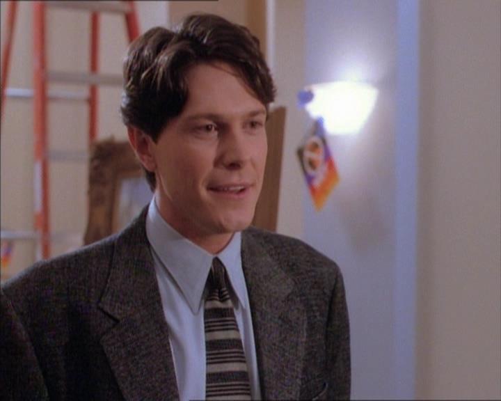 Charmed-Online_dot_net-1x02IveGotYouUnderMySkin1934.jpg
