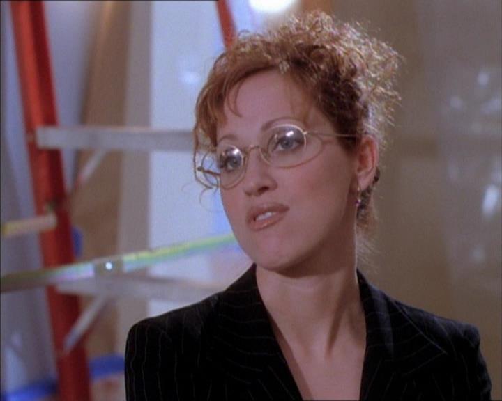 Charmed-Online_dot_net-1x02IveGotYouUnderMySkin1937.jpg