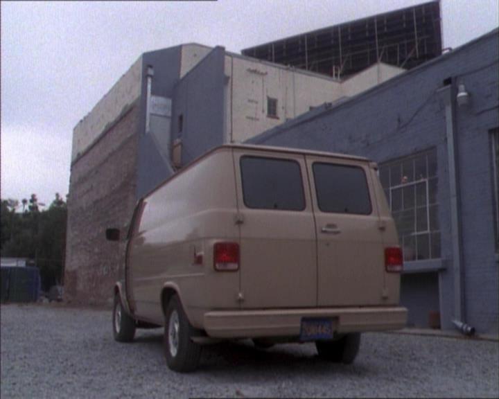 Charmed-Online_dot_net-1x02IveGotYouUnderMySkin1991.jpg