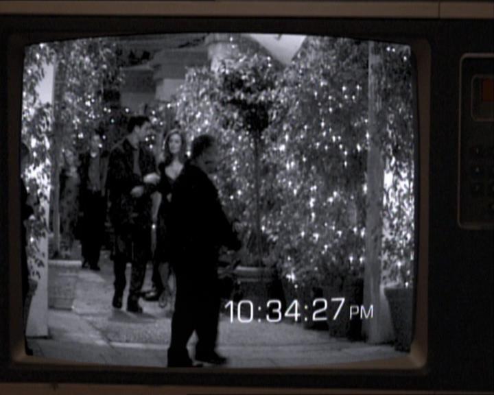 Charmed-Online_dot_net-1x02IveGotYouUnderMySkin2094.jpg