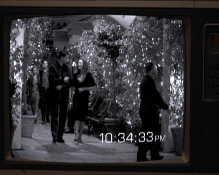 Charmed-Online_dot_net-1x02IveGotYouUnderMySkin2095.jpg