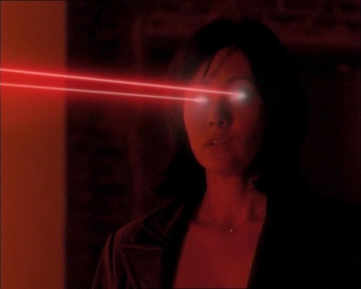 Charmed-Online_dot_net-1x02IveGotYouUnderMySkin2163.jpg