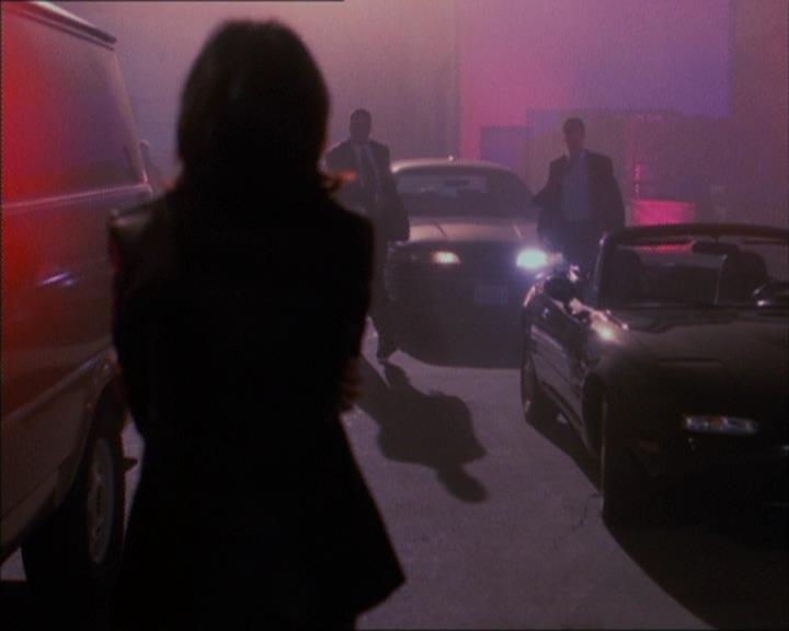 Charmed-Online_dot_net-1x02IveGotYouUnderMySkin2252.jpg