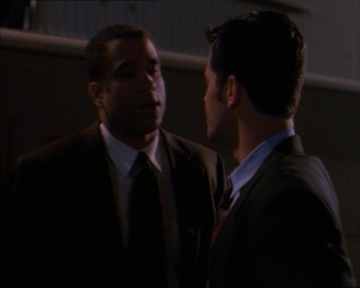 Charmed-Online_dot_net-1x02IveGotYouUnderMySkin2267.jpg Charmed-Online_dot_net-1x02IveGotYouUnderMySkin2267.jpg