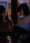 Charmed-Online_dot_net-1x02IveGotYouUnderMySkin2040.jpg
