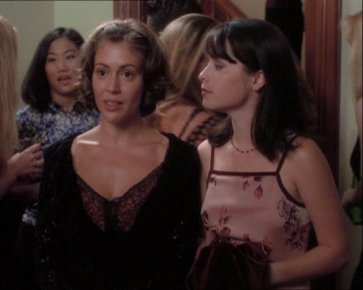 Charmed-Online_dot_net-1x03ThankYouForNotMorphing0063.jpg