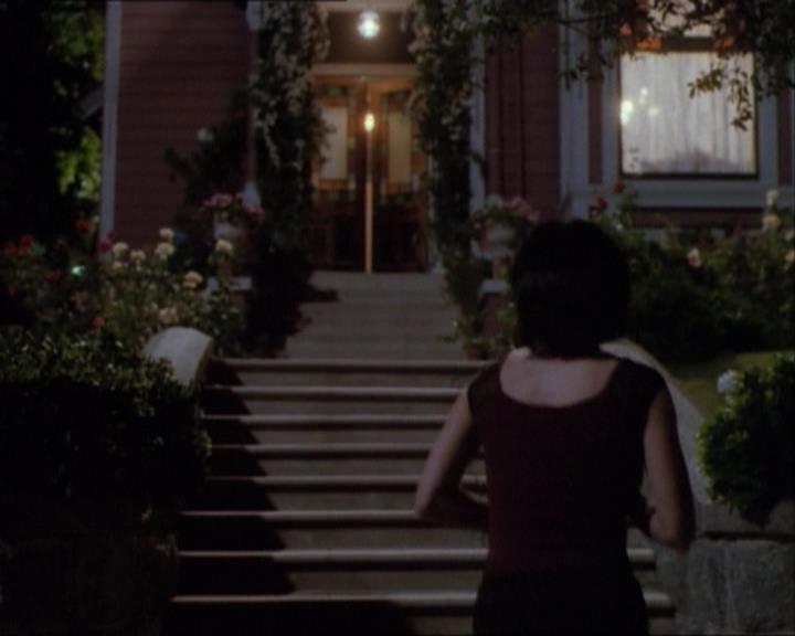 Charmed-Online_dot_net-1x03ThankYouForNotMorphing0186.jpg