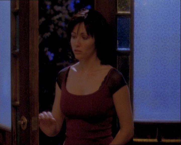 Charmed-Online_dot_net-1x03ThankYouForNotMorphing0206.jpg