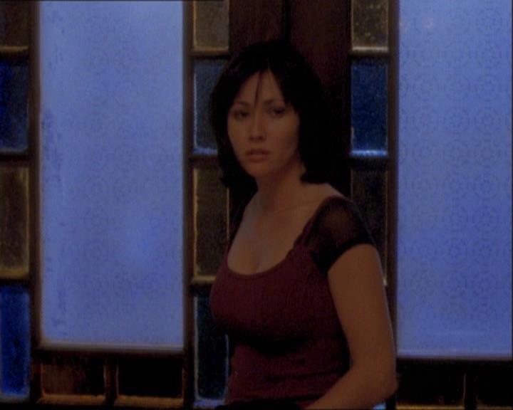 Charmed-Online_dot_net-1x03ThankYouForNotMorphing0210.jpg