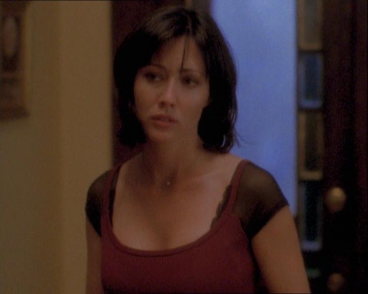 Charmed-Online_dot_net-1x03ThankYouForNotMorphing0213.jpg